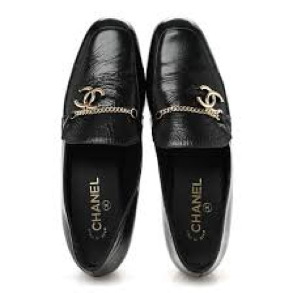 Chanel Crinkled Calfskin Loafers with Chanel Charm Chain Detail Black Size 41 - Picture 1 of 10